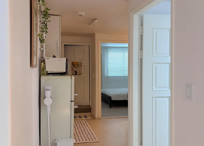 2br Utilities Includes *